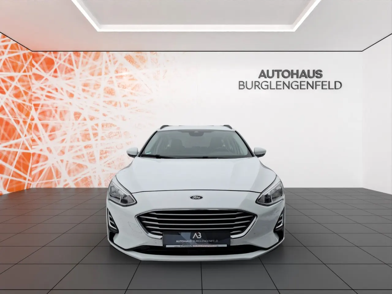 Ford Focus Turnier Trend, beheizbare Frontscheibe und Lenkrad Ansicht 2