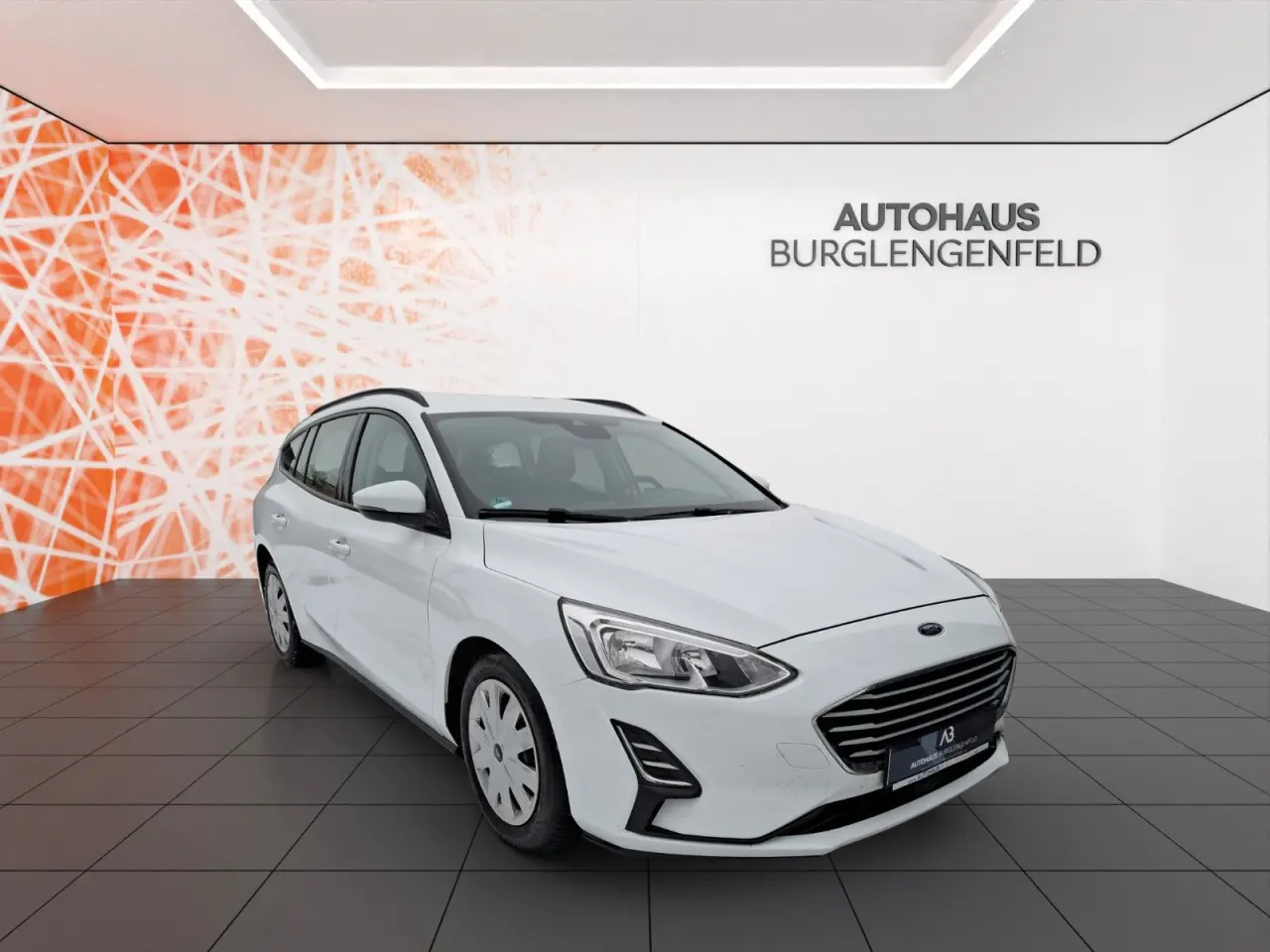 Ford Focus Turnier Trend, beheizbare Frontscheibe und Lenkrad Ansicht 3