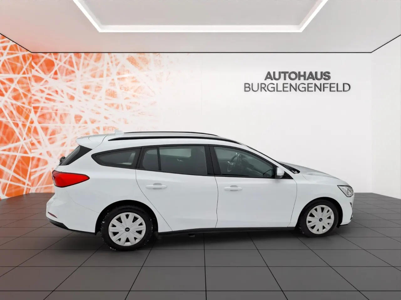 Ford Focus Turnier Trend, beheizbare Frontscheibe und Lenkrad Ansicht 4